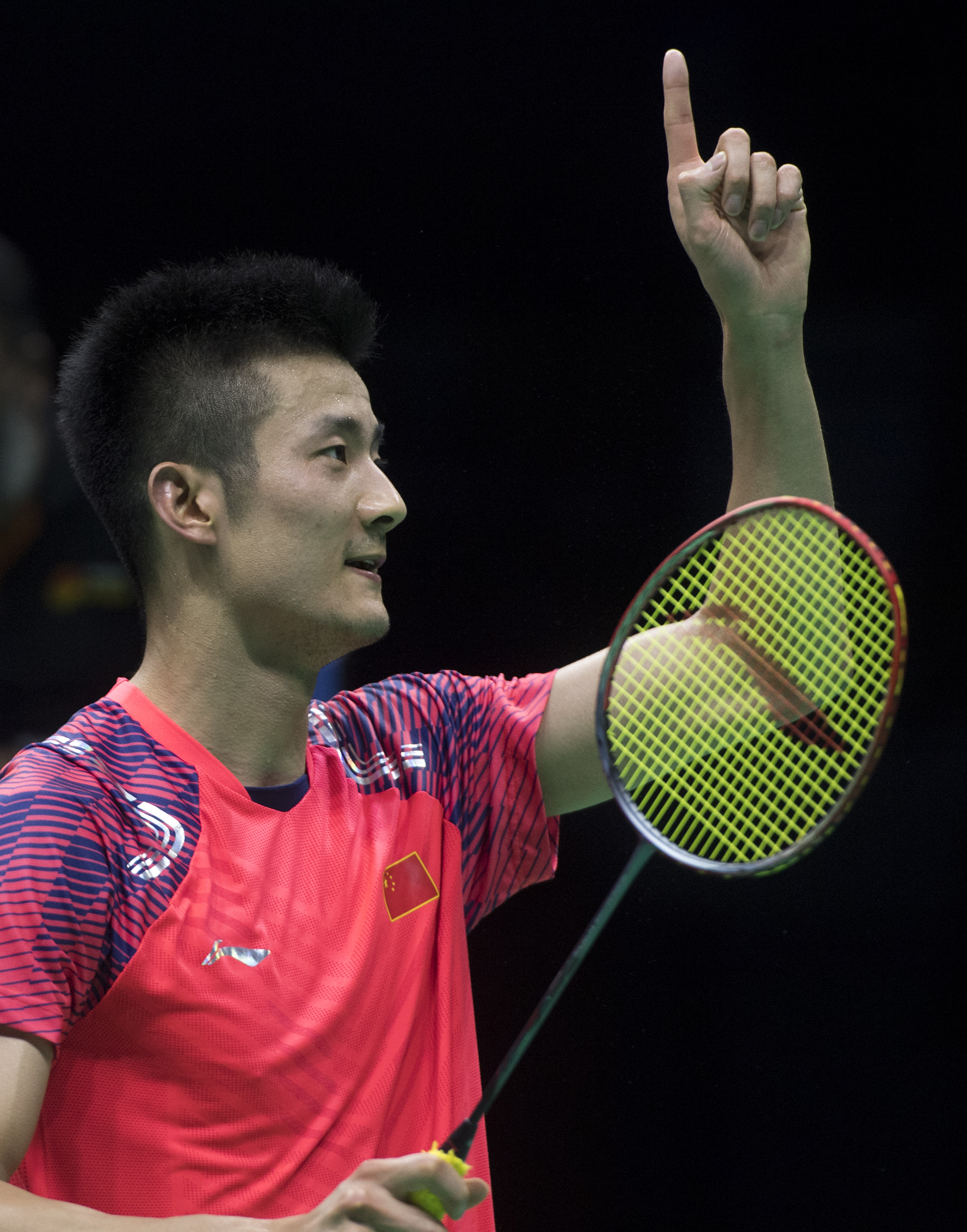 英格兰羽毛球队绝杀日本羽毛球队，谌龙三分雨点燃全场