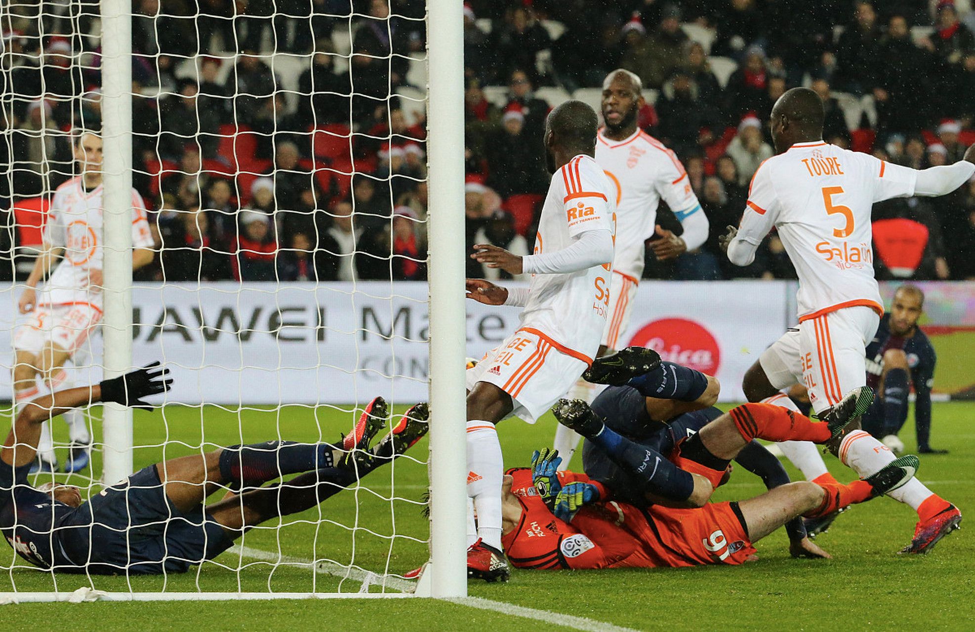 关于里昂在对阵南特的比赛中遭遇失利的信息 关于里昂在对阵南特的比赛中遭遇失利的信息