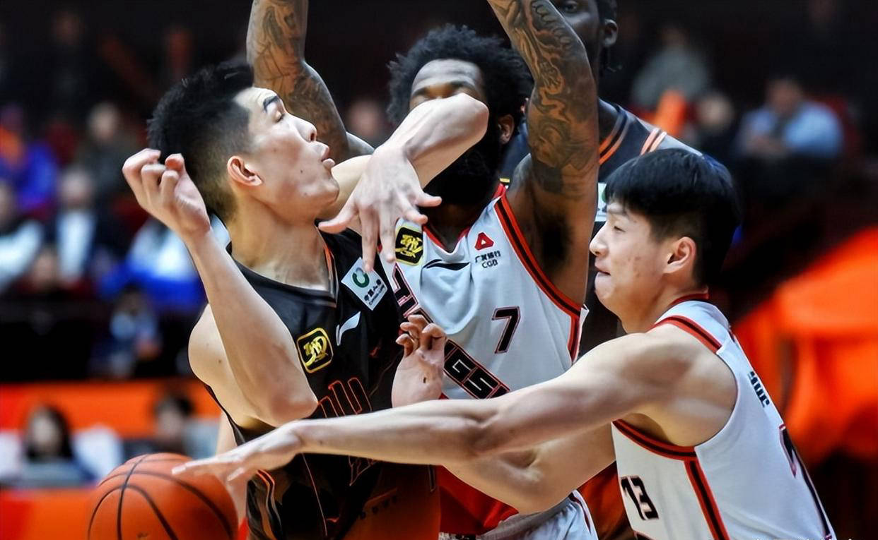 山东男篮实现一波三连胜,排名稳步上升 山东男篮实现一波三连胜,排名稳步上升