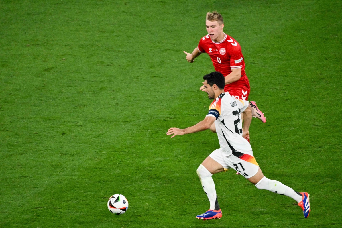 包含丹麦队在欧国联精彩对决中获胜的词条