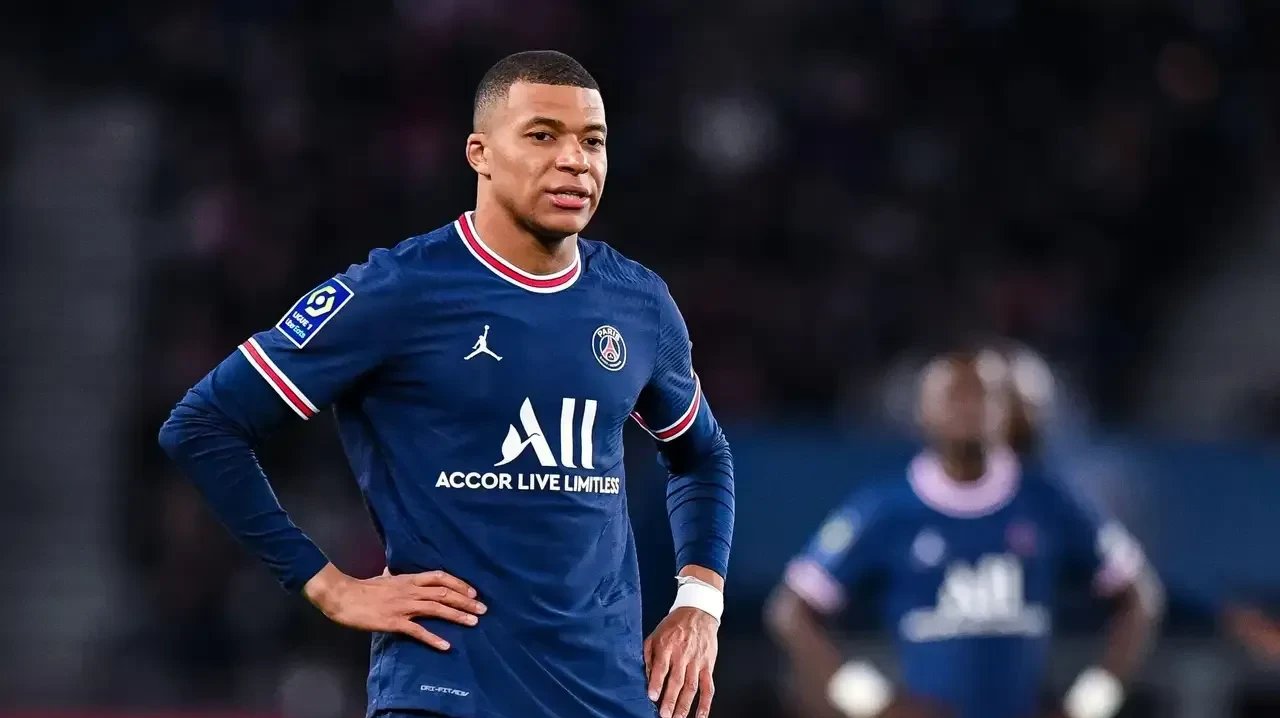 包含罗马逆转德国，姆巴佩刷新纪录的词条